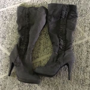 Grey lining felt boot